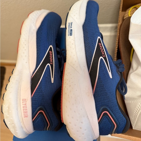 Brooks Glycerin 21 running shoes. Worn a few times, good condition. - Picture 2 of 3